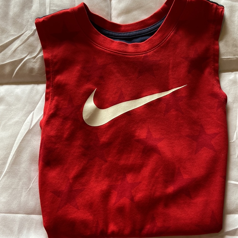 Nike patriotic NFL football tank top. Men’s Size Medium.  Red/white/blue.  EUC. - Picture 6 of 9